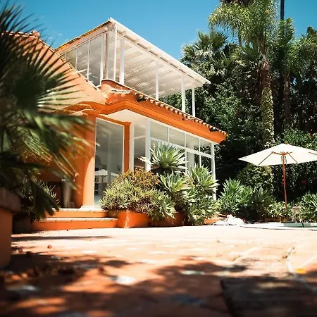 In Golden Mile, Nagueles Villa